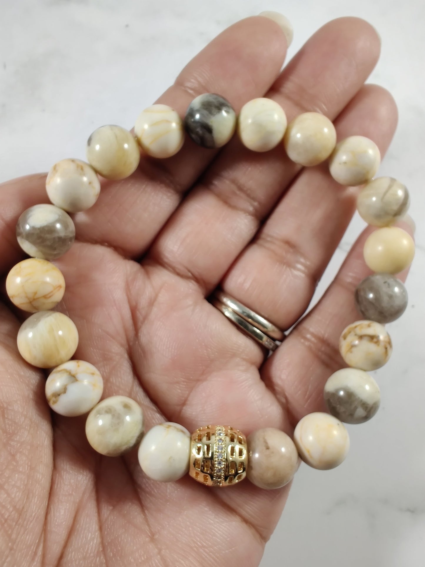 10 mm feldspath and Hubei magnesite energy bracelet image 1