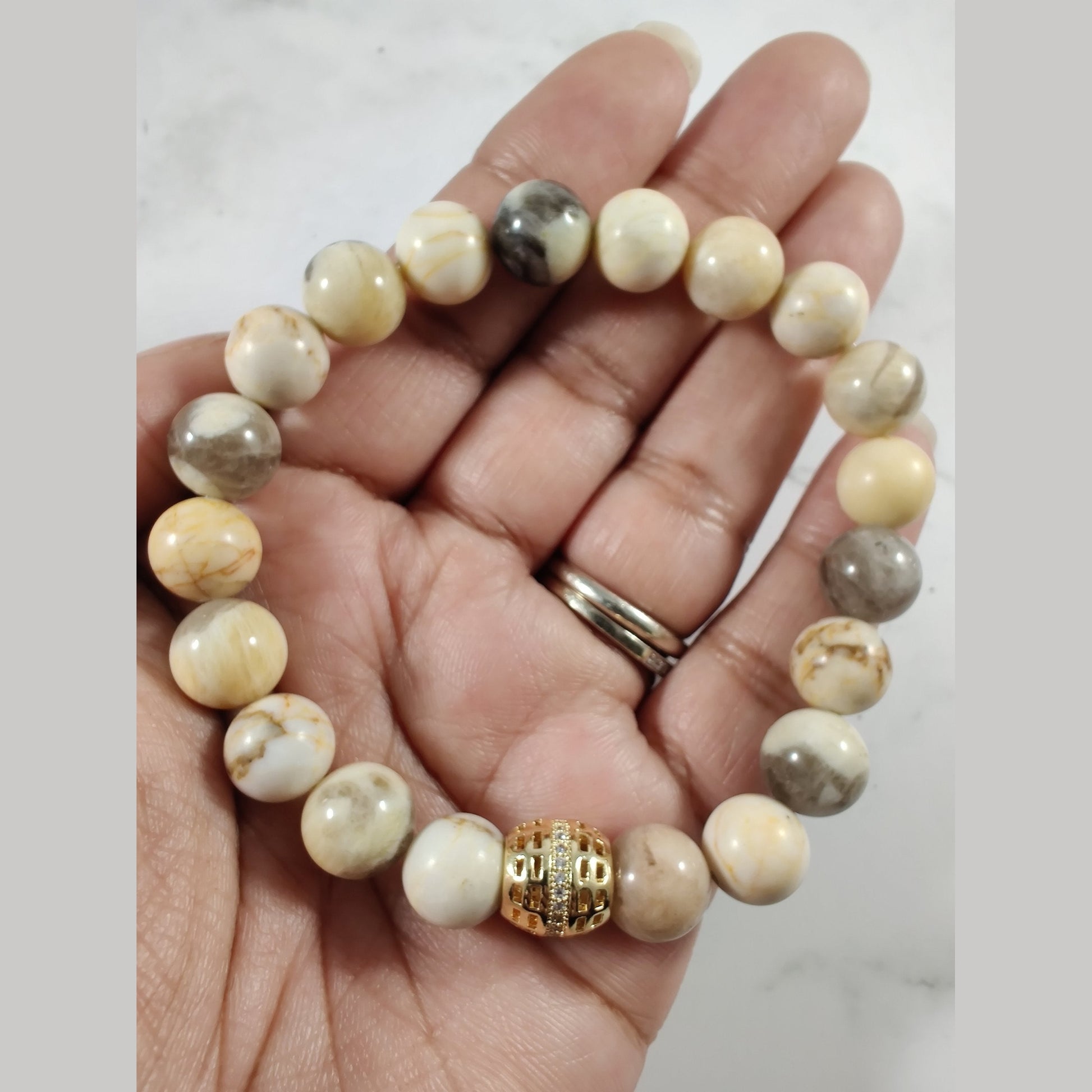 10 mm feldspath and Hubei magnesite energy bracelet image 1